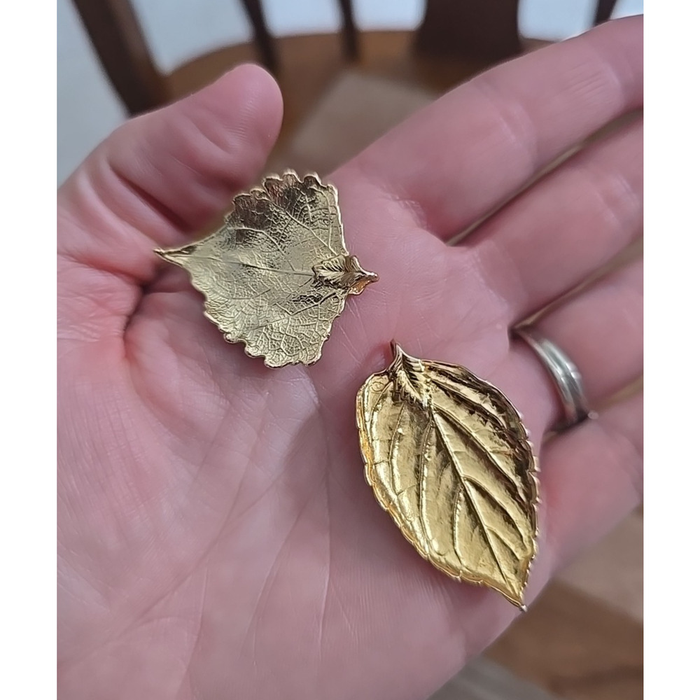 Vtg Gold Toned Metal Leaf Shaped Stampings Textured Necklace Pendent Jewelry - Picture 3 of 5